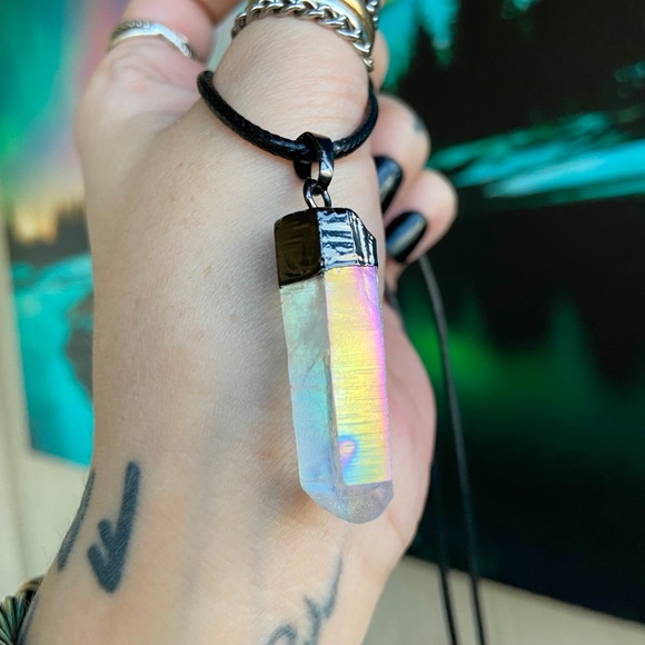 Genuine aura iridescent crystal on leather cord - Picture 2 of 12
